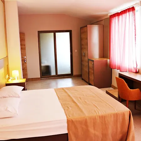Otel Ferah *